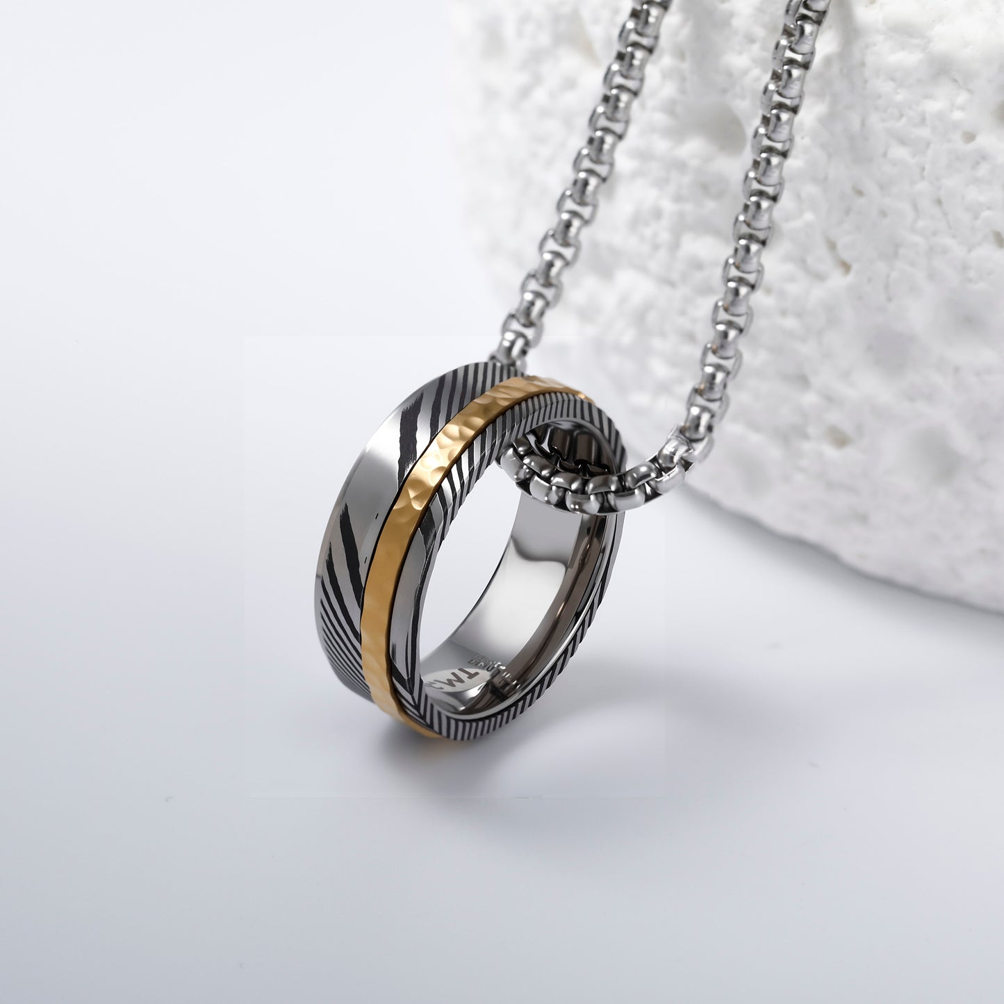 Damascus Steel Ring with A Gold-plated Strip Hammered Finish 316L Stainless Steel